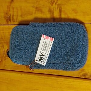 NWT MY TAGALONGS SHERPA PHONE SLING CROSSBODY